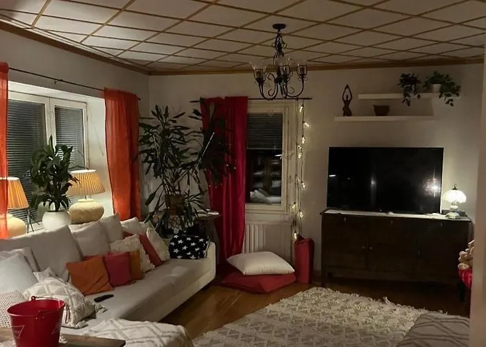 Omakotitalo Harjun Vieressae Aivan Keskustassa Apartment